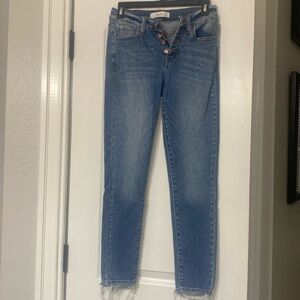 KanCan women’s skinny jeans size 27